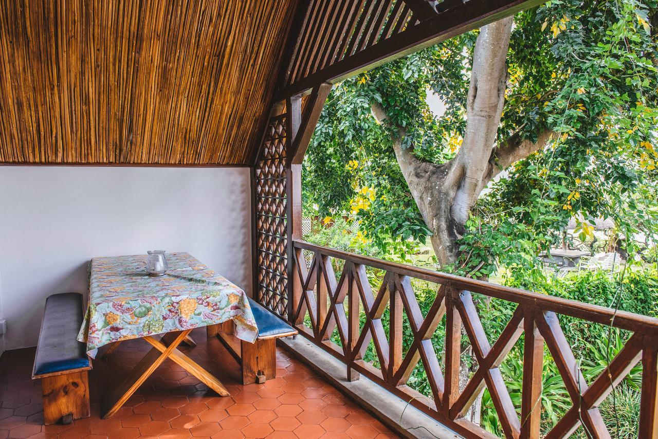 Coconuts Grand Baie Exterior foto